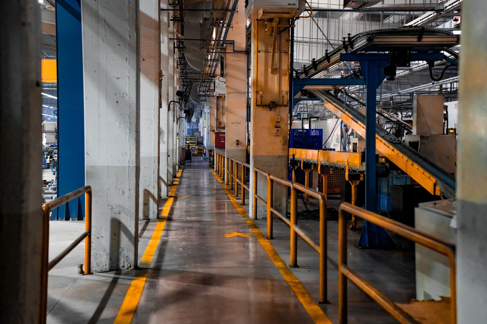 Robot Cell Safety: ISO 10218 and ISO/TS 15066